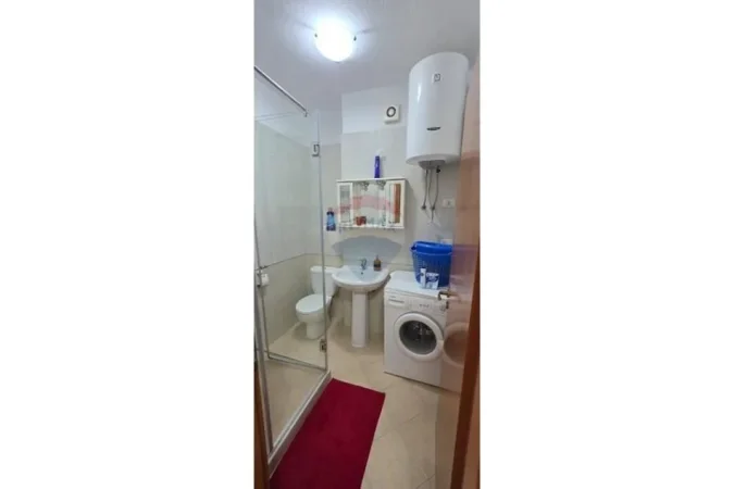 Tirane, jepet me qera apartament 1+1 Kati 4, 64 m² 800 € (AR - Turbinat)