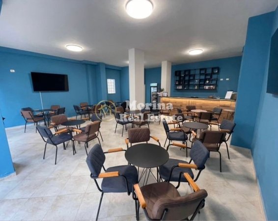 Tirane, jepet me qera ambjent biznesi Kati 1, 70 m² 300 € (Fresku)
