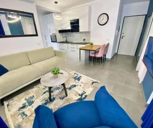 Tirane, jepet me qera apartament 1+1+Ballkon Kati 2, 70 m² 700 € (Hotel Mondial)