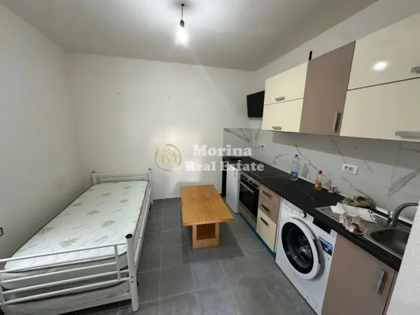 Tirane, jepet me qera garsonier Kati 1, 30 m² 200 € (Porcelan)