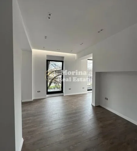 Tirane, jepet me qera ambjent biznesi Kati 1, 76 m² 1.500 € (Myslym Shyri)