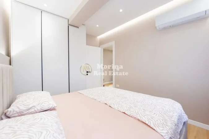 Tirane, jepet me qera apartament 1+1 Kati 4, 48 m² 800 € (Blloku)