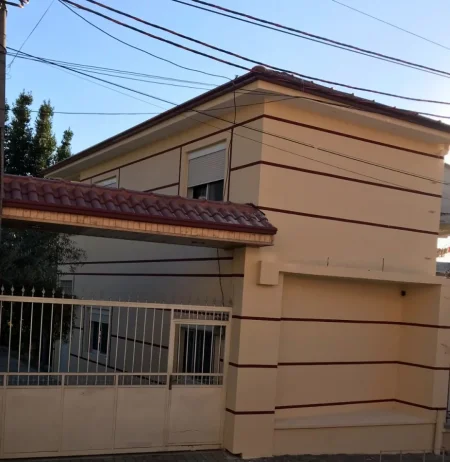 Tirane, jepet me qera apartament duplex 2 Katshe Kati 1, 300 € (Rruga teki selenica)