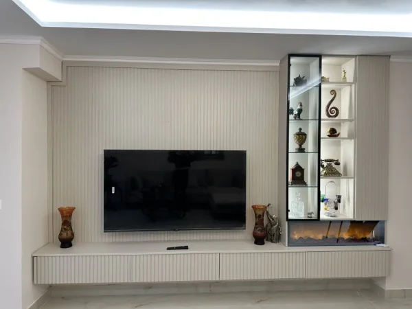 Tirane, jepet me qera Vile 2+1 Kati 1, 160 m² 1.000 € (Xhamlliku)