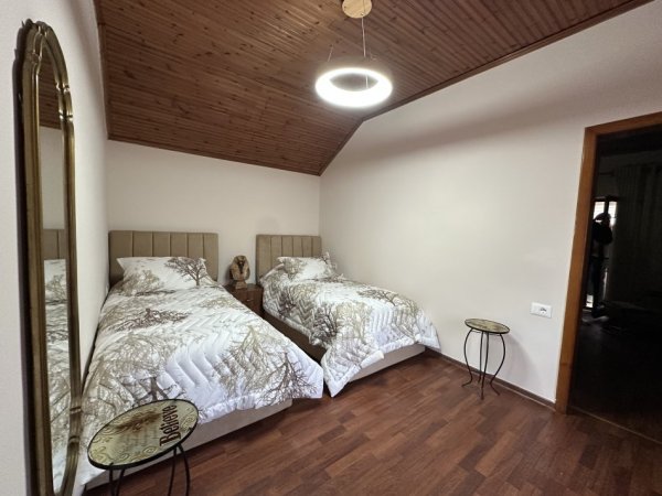 Tirane, jepet me qera Vile 2+1 Kati 1, 160 m² 1.000 € (Xhamlliku)