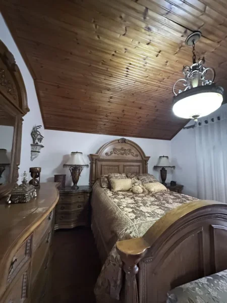 Tirane, jepet me qera Vile 2+1 Kati 1, 160 m² 1.000 € (Xhamlliku)