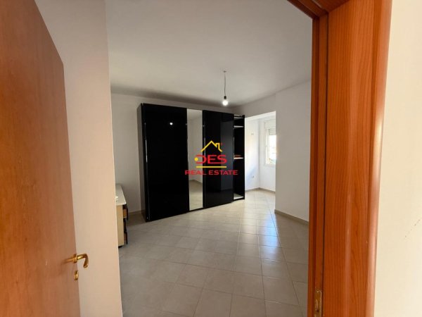 Vlore, shitet apartament 2+1+Ballkon Kati 3, 96 m² 110.000 € (Rruga gjergj Kastrioti)