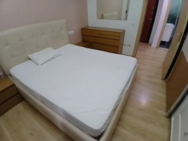 Tirane, jepet me qera apartament 2+1+Ballkon Kati 6, 90 m² 550 € (Ali dem)