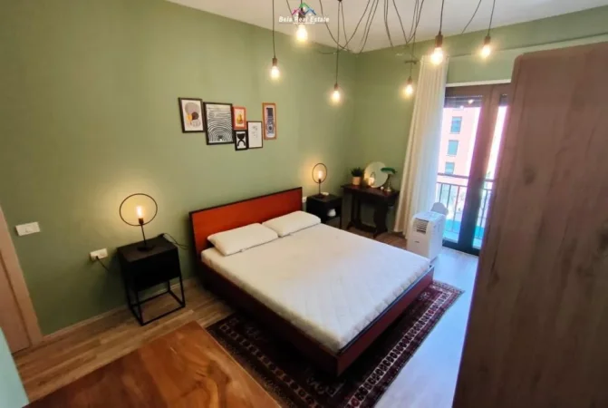 Tirane, jepet me qera apartament 1+1+Ballkon Kati 3, 1.110 m² 195.000 € (fusha e aviacionit)