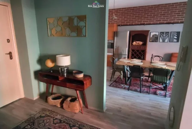 Tirane, jepet me qera apartament 1+1+Ballkon Kati 3, 1.110 m² 195.000 € (fusha e aviacionit)