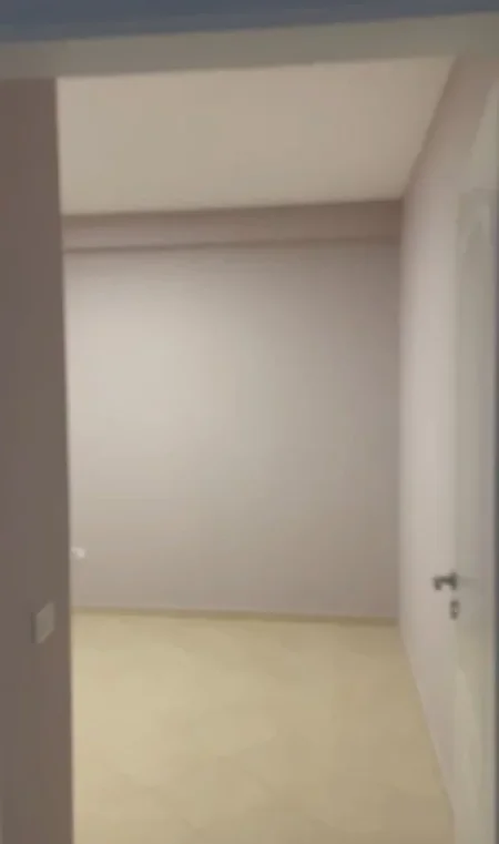 Tirane, jepet me qera zyre Kati 2, 130 m² 500 € (Rruga 5 Maj)