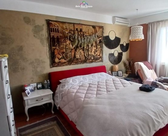 Tirane, shes apartament 3+1 Kati 6, 148 m² 280.000 € (Rruga Vace Zela)