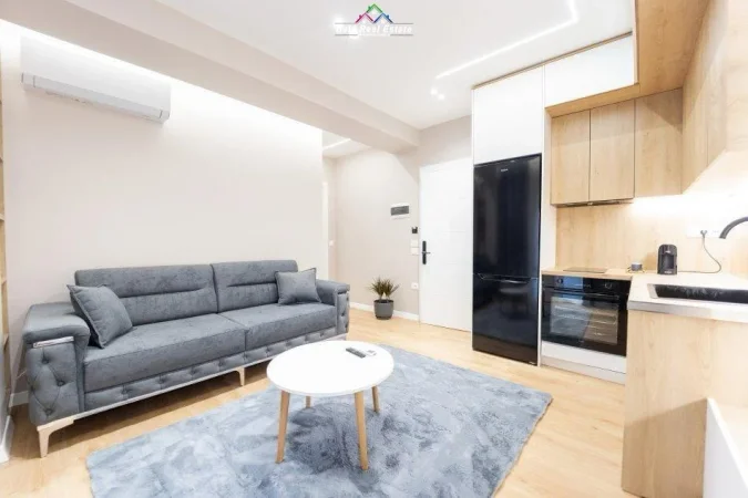 Tirane, jepet me qera apartament 1+1 Kati 4, 48 m² 800 € (Bulevardi Bajram Curri)