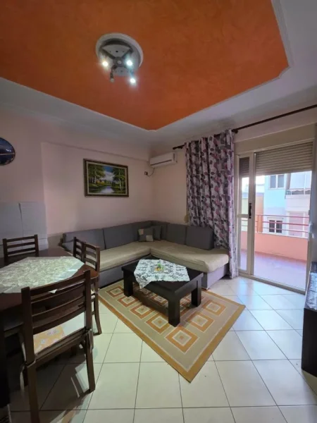 Vlorë, jepet me qera apartament 2+1+Ballkon Kati 6, 90 m² 300 € (Rruga At Kristo Negovani pranë Shkollës së Muzikës)