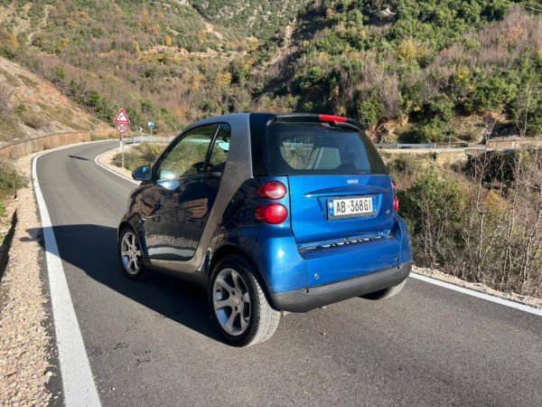 Tirane, shes makine Smart automat nafte 0.8 cdi Nafte, blu automatik Kondicioner 180.000 km 3.700 €