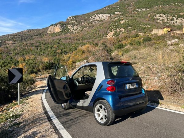 Tirane, shes makine Smart automat nafte 0.8 cdi Nafte, blu automatik Kondicioner 180.000 km 3.700 €