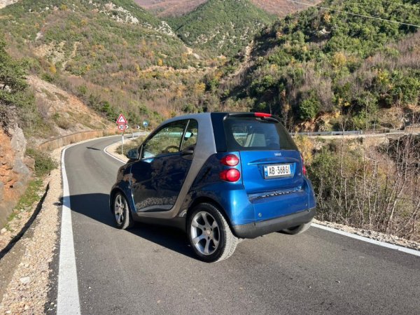 Tirane, shes makine Smart automat nafte 0.8 cdi Nafte, blu automatik Kondicioner 180.000 km 3.700 €