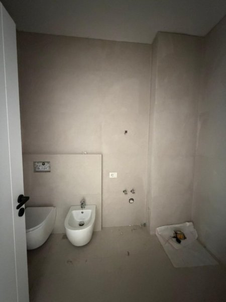 Tirane, shitet apartament 3+1+Ballkon Kati 3, 136 m² 338.800 € (Pazari i Ri)
