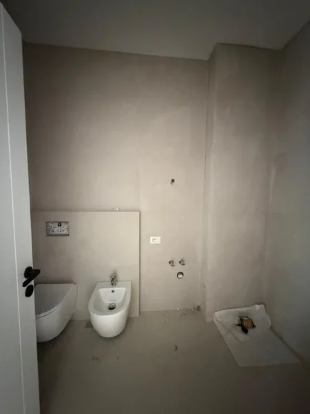 Tirane, shitet apartament 3+1+Ballkon Kati 3, 136 m² 338.800 € (Pazari i Ri)