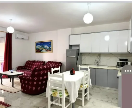 Vlore, jepet me qera apartament 2+1 Kati 2, 1 m²