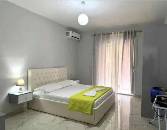 Vlore, jepet me qera apartament 2+1 Kati 2, 1 m²