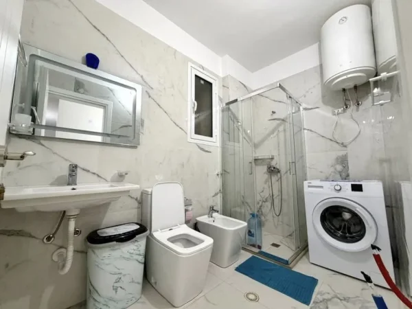 Vlore, jepet me qera apartament 2+1 Kati 2, 1 m²