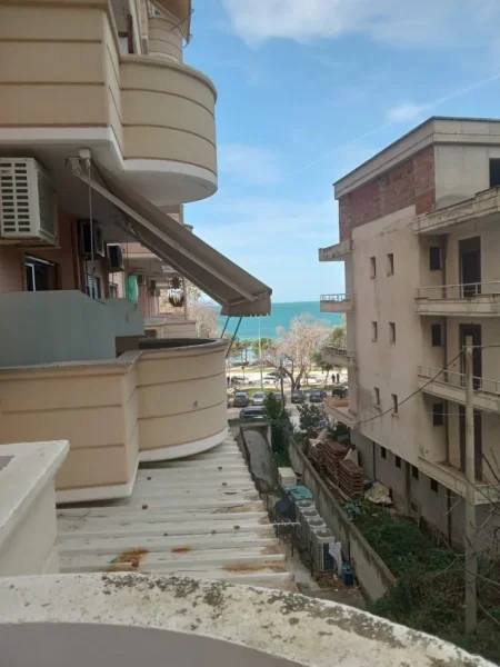 Vlore, jepet me qera apartament 1+1+Ballkon Kati 3, 90 m² 300 € 