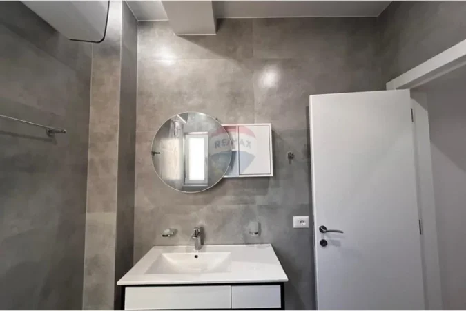 Tirane, jepet me qera apartament 1+1 Kati 3, 80 m² 550 € (Xibraku)