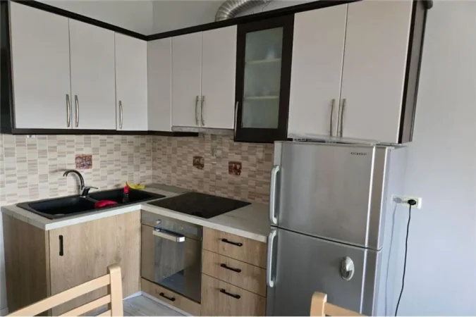 Vlore, jepet me qera apartament 1+1 , 300 €