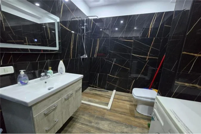 Vlore, jepet me qera apartament 1+1 , 300 €