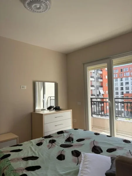 Tirane, jepet me qera apartament 2+1+Ballkon Kati 4, 98 m² 500 € (Vila L2)