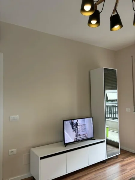 Tirane, jepet me qera apartament 2+1+Ballkon Kati 4, 98 m² 500 € (Vila L2)