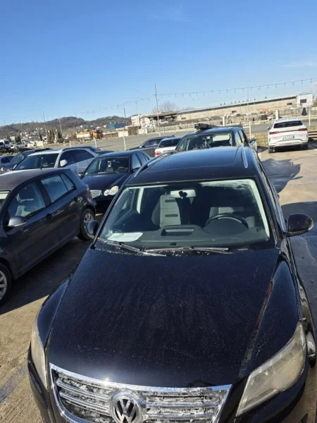 Tirane, shes SUV Vw tiguan 2.0 tdi 2009 full panorama Nafte, e zeze manuale Kondicioner 349.000 km 4.950 €