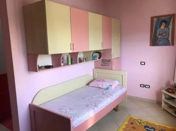 Tirane, Liste me oferta Vile 3 Katshe Kati 3, 454 m² 280.000 € (Rruga Pjeter Arbnori)