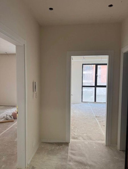 🏢 Zyrë me Qira + Post Parkimi – Urban Gate, Astir