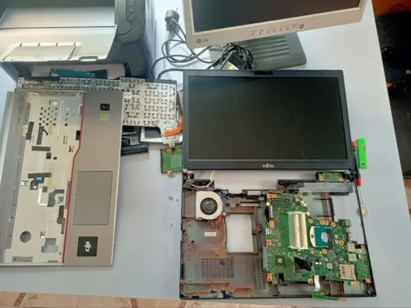 SERVIS KOMPJUTERASH – COMPUTER ZONE