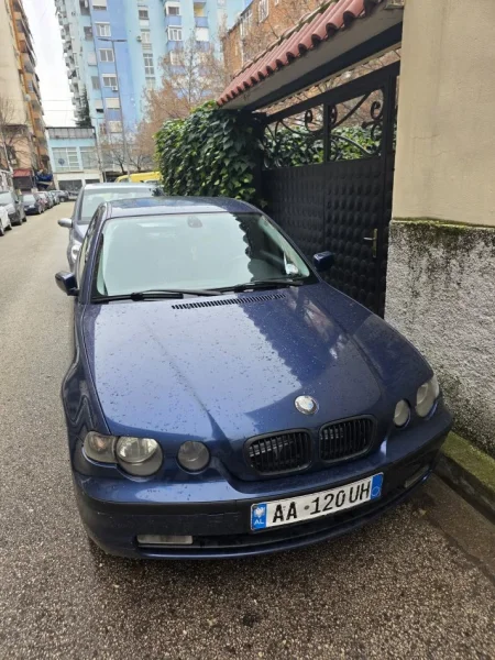 Tirane, shes makine Bmw Nafte, blu manuale Kondicioner 488.000 km 1.500 €