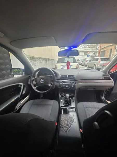 Tirane, shes makine Bmw Nafte, blu manuale Kondicioner 488.000 km 1.500 €