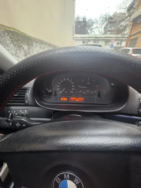 Tirane, shes makine Bmw Nafte, blu manuale Kondicioner 488.000 km 1.500 €