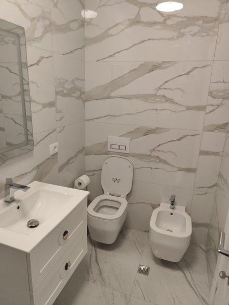 Shkoder, shitet apartament 2+1+Ballkon Kati 2, 160.000 € 