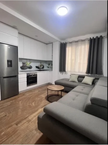 Tirane, jepet me qera apartament 1+1 Kati 0, 40 m² 420 € (Rruga irfan Tërshana)