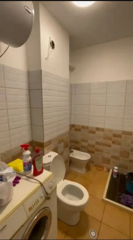 Tirane, jepet me qera apartament 2+1 Kati 3, 70 m² 500 € (YZBERISHT)