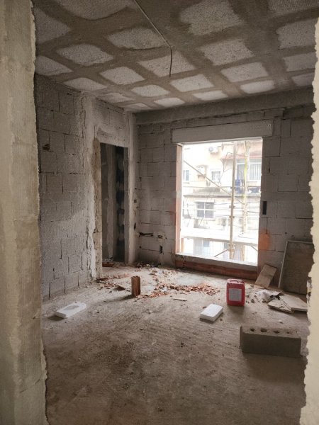 Tirane, shitet apartament 2+1+Aneks+Ballkon Kati 1, 100 m² 