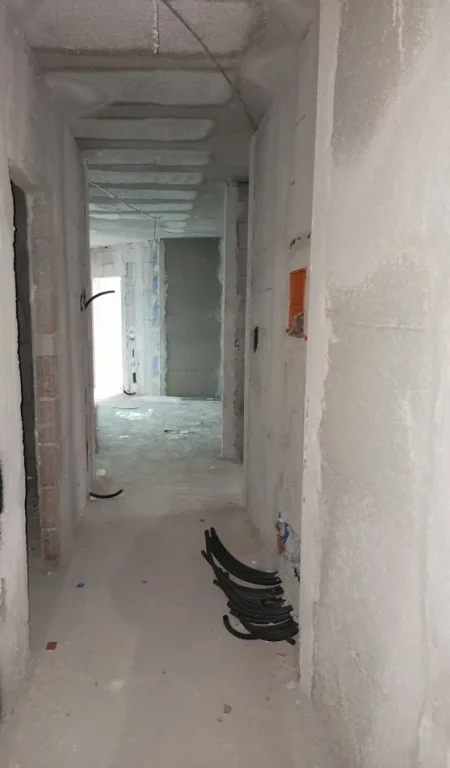 Tirane, shitet apartament 2+1+Aneks+Ballkon Kati 1, 100 m² 