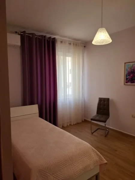 Tirane, jepet me qera apartament 2+1+Ballkon Kati 3, 120 m² 850 € (KOPSHTI ZOOLOGJIK)