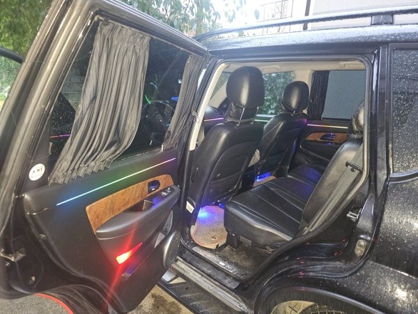 Tirane, shes SUV SsangYong Rexton Nafte, e zeze automatik Klima 330.000 km 11.000 €