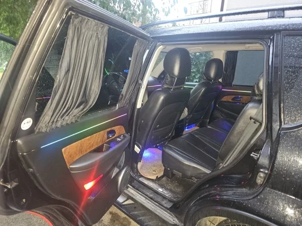 Tirane, shes SUV SsangYong Rexton Nafte, e zeze automatik Klima 330.000 km 11.000 €