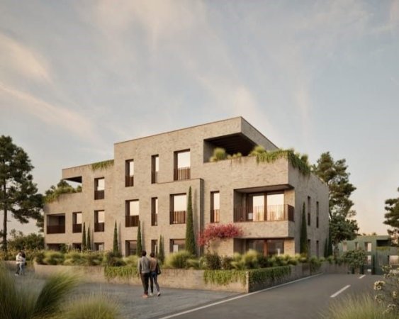 Tirane, shitet apartament 3+1+Aneks+Ballkon Kati 1, 170 m² 305.000 € (tegu , lunder , farke , mjull-bathore , mullet)