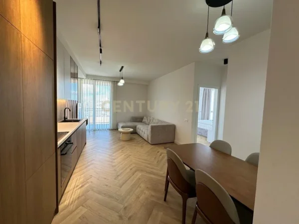 Tirane, jepet me qera apartament 2+1 Kati 9, 104 m² 1.200 € (Mine Peza)