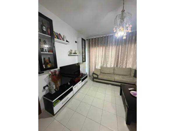 Tirane, jepet me qera apartament 1+1 Kati 2, 59 m² 500 € (Ish Fusha Aviacionit)